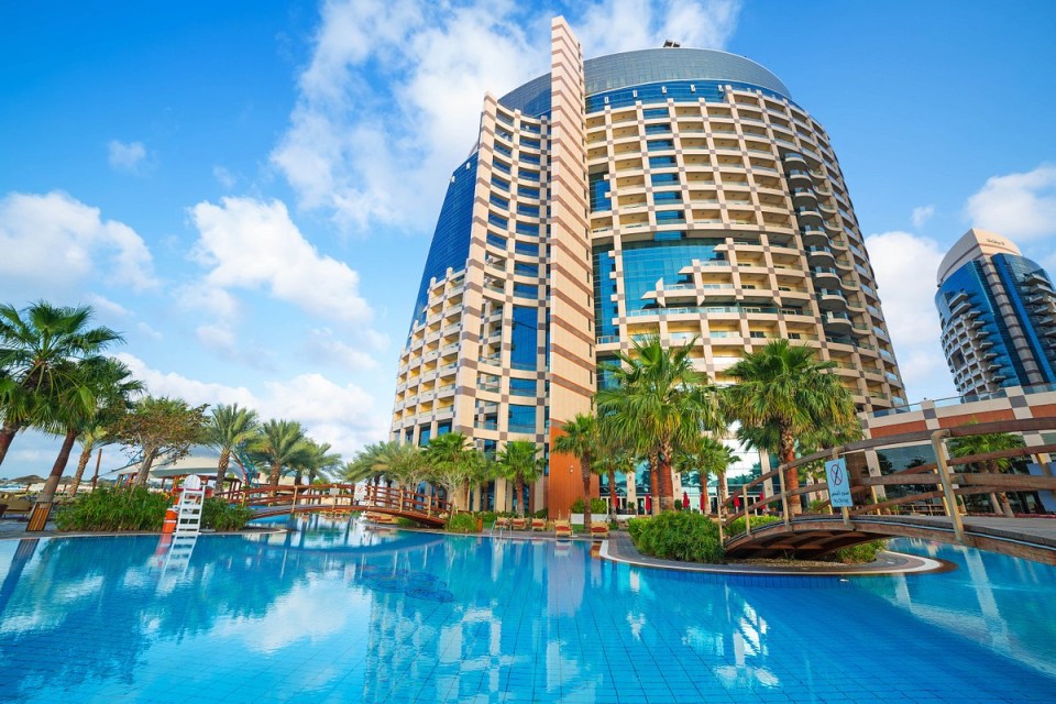 hotels-dubai-Khalidia-Palace-hotel-and-pool-26ba2c9637d85cfabc7a35aea816c669.jpg
