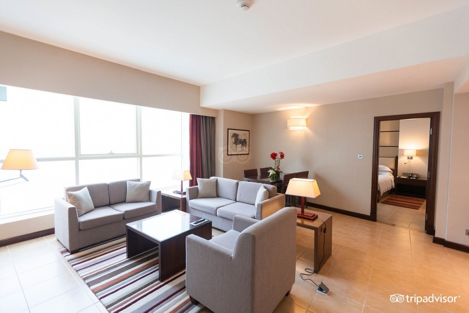 hotels-dubai-Khalidia-Palace-khalidiya-two-bedroom-suite-with--(1)-26ba2c9637d85cfabc7a35aea816c669.jpg