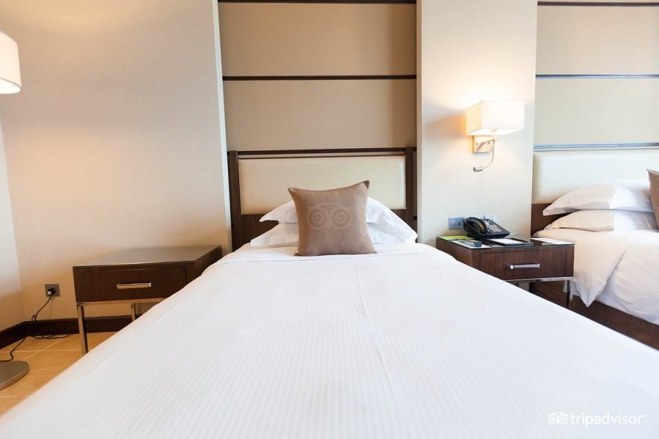 hotels-dubai-Khalidia-Palace-khalidiya-two-bedroom-suite-with--26ba2c9637d85cfabc7a35aea816c669.jpg