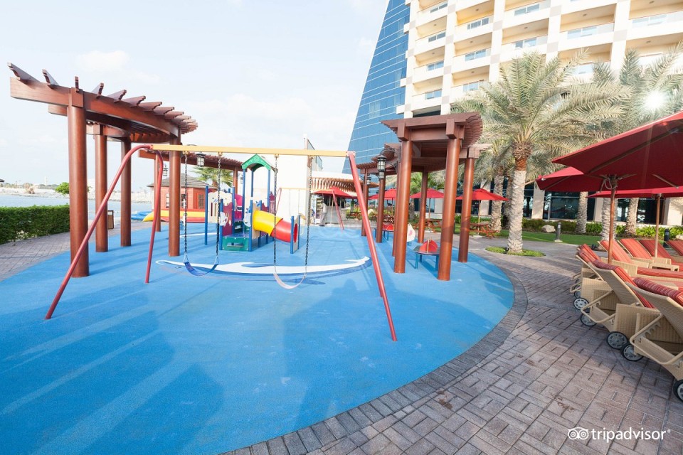 hotels-dubai-Khalidia-Palace-kids-playground--v4966769-26ba2c9637d85cfabc7a35aea816c669.jpg