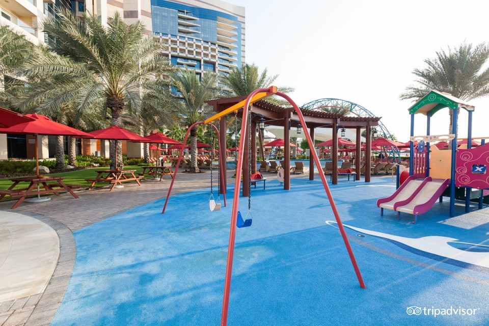hotels-dubai-Khalidia-Palace-kids-playground--v4966789-26ba2c9637d85cfabc7a35aea816c669.jpg
