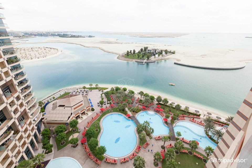 hotels-dubai-Khalidia-Palace-premium-suite--v4966450-26ba2c9637d85cfabc7a35aea816c669.jpg