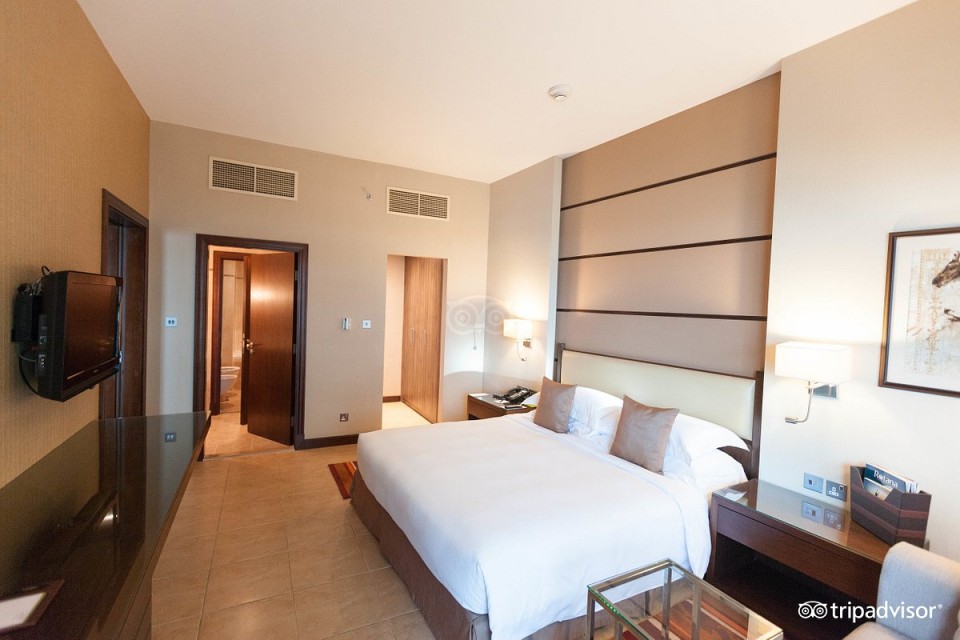 hotels-dubai-Khalidia-Palace-premium-suite--v4966825-26ba2c9637d85cfabc7a35aea816c669.jpg