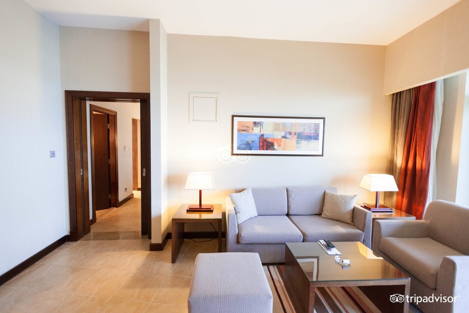 hotels-dubai-Khalidia-Palace-premium-suite--v4966826-26ba2c9637d85cfabc7a35aea816c669.jpg