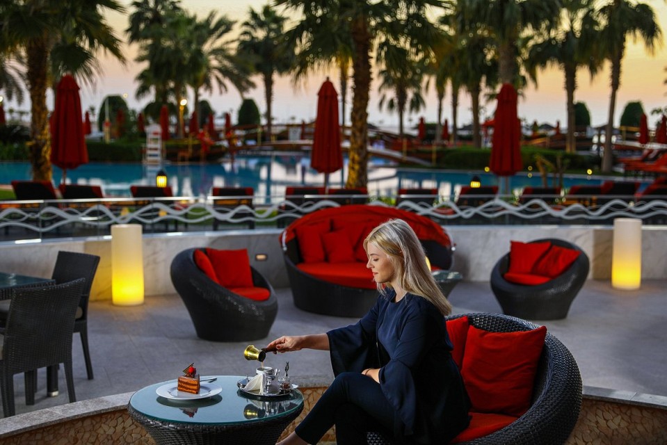 hotels-dubai-Khalidia-Palace-the-lounge-lobby-cafe-26ba2c9637d85cfabc7a35aea816c669.jpg