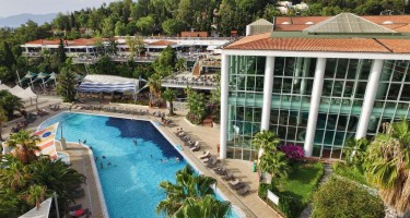 هتل Pine Bay Holiday Resort کوش آداسی