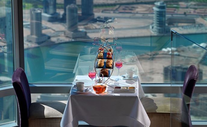 هتل برج العرب دبی,اطلاعات ختل لوکس برج العرب,برج العرب مقتدر سیر تابان