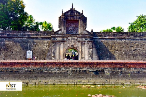 بازدید از قلعه سانتیاگو در فیلیپین