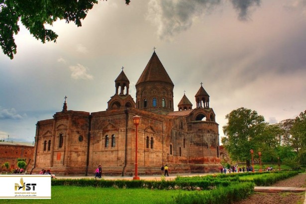 اچیمیادزین، نمادین‌ترین کلیسای ارمنستان