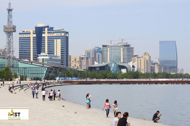 سفر به باکو و قدم زدن در بلوار ساحلی
