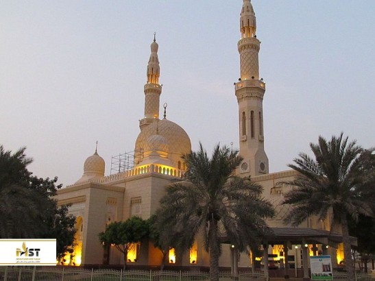 بازدید از مسجد زیبا و دیدنی جمیرا دبی 