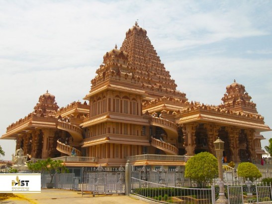 بازدید از معبد چاتارپور، بزرگ‌ترین معبد هند در دهلی