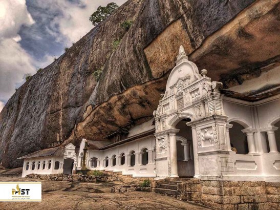 بازدید از معبد غار دامبولا در سریلانکا