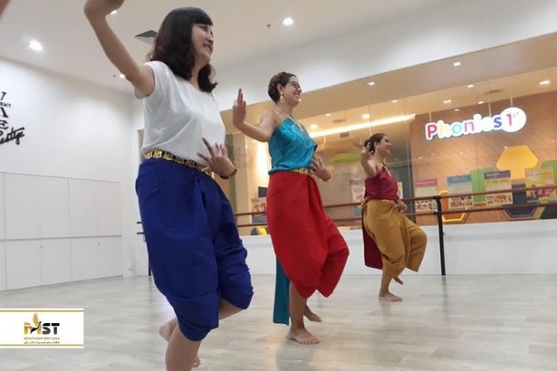 آموزش رقص تایلندی در بانکوک