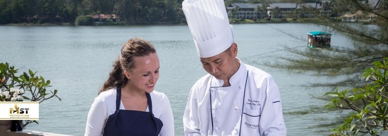 کلاس‌های آشپزی پوکت یکی از هیجان‌انگیزترین تفریحات سفر به تایلند