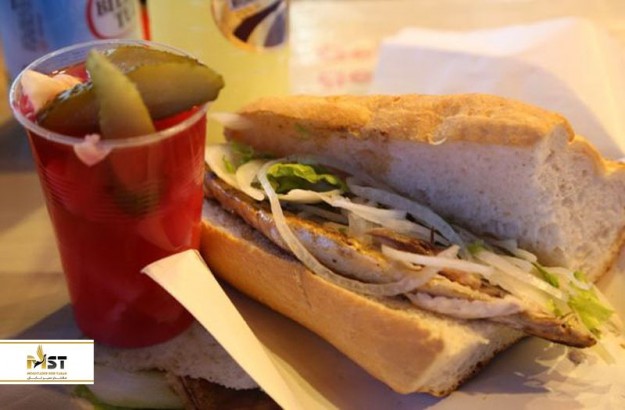 ساندویچ ماهی، فست فود سنتی مورد علاقه گردشگران تور استانبول
