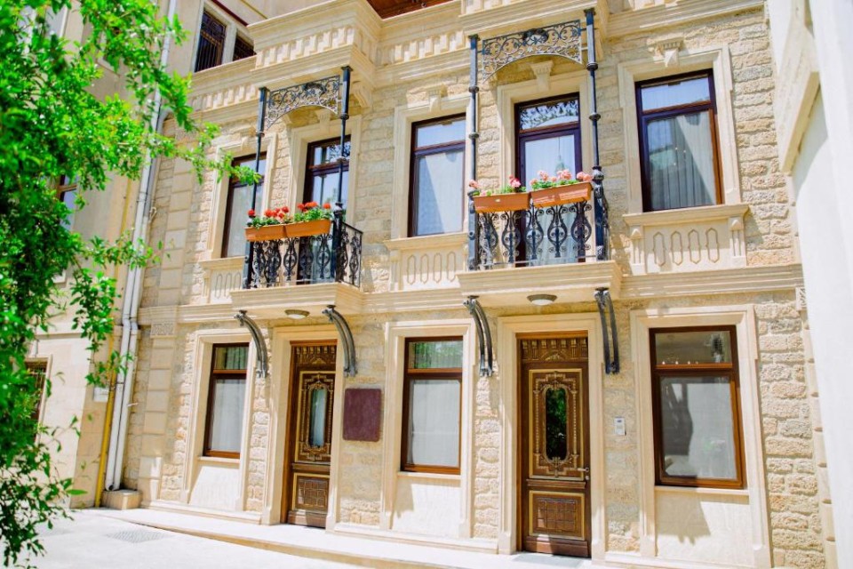 hotels-Baku-Royal-Antique-358759089-26ba2c9637d85cfabc7a35aea816c669.jpg