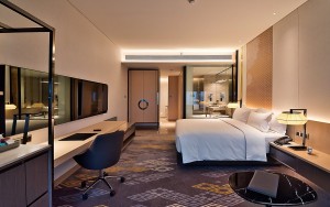 hotels-Malaysia-Kuala-LAmpur-EQ-deluxe-king-room-(1)-bb880fb51c6b9371b902060267e97128.jpg