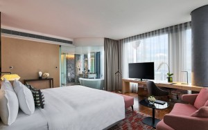 hotels-Malaysia-Kuala-LAmpur-EQ-executive-suite-(1)-bb880fb51c6b9371b902060267e97128.jpg