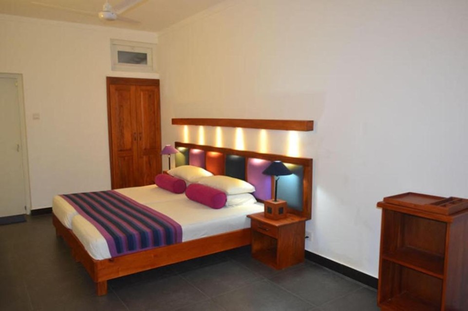 hotels-Sri-Lanka-Negombo-Golden-Star-Beach-226156021-26ba2c9637d85cfabc7a35aea816c669.jpg