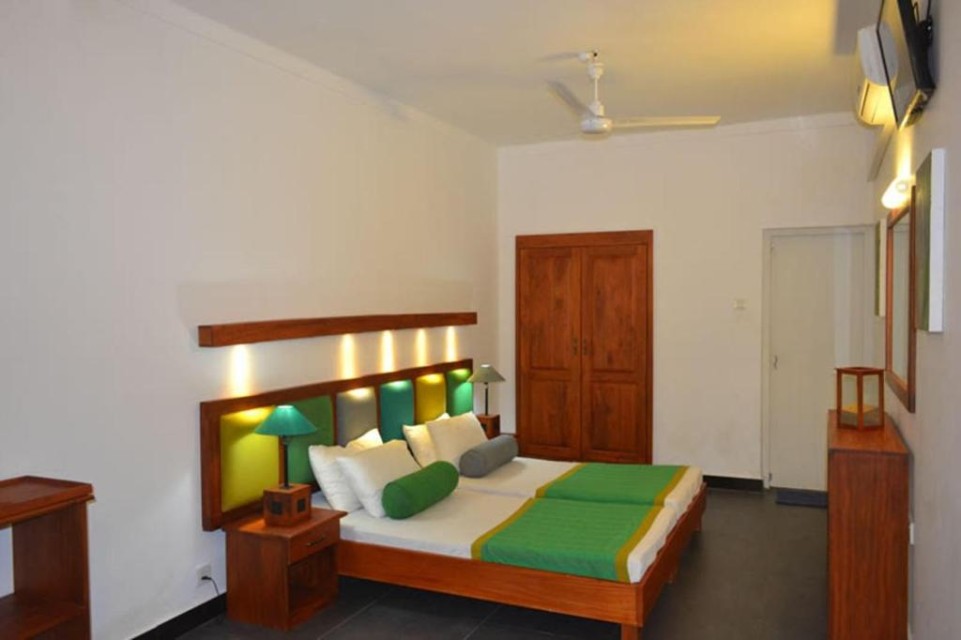 hotels-Sri-Lanka-Negombo-Golden-Star-Beach-226156025-26ba2c9637d85cfabc7a35aea816c669.jpg