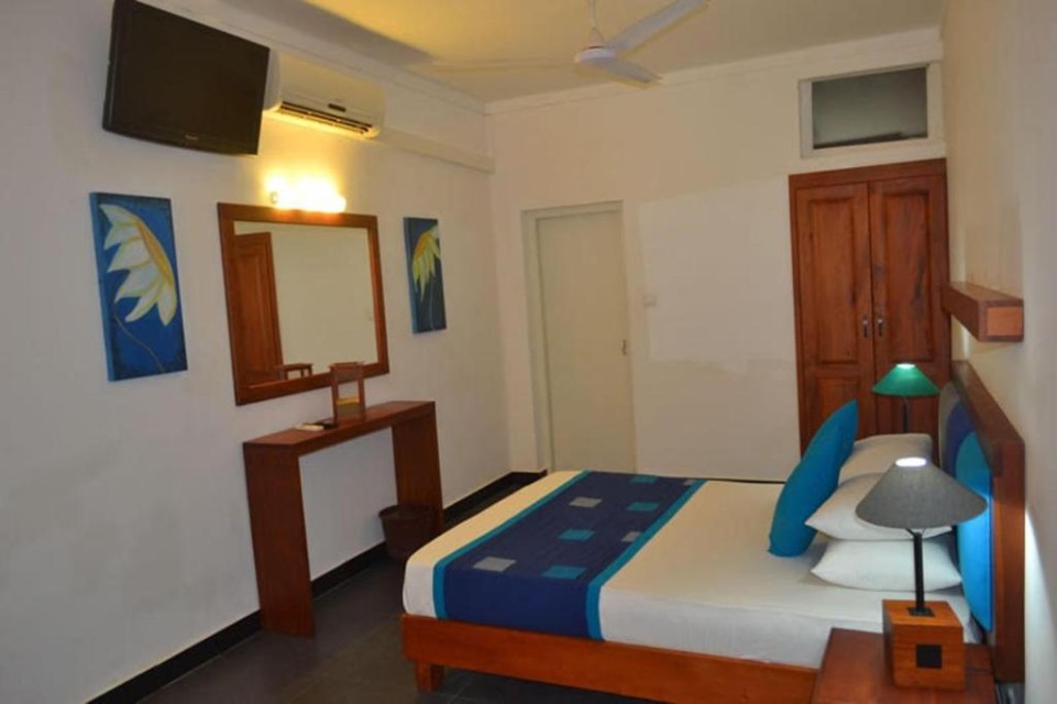 hotels-Sri-Lanka-Negombo-Golden-Star-Beach-226156027-26ba2c9637d85cfabc7a35aea816c669.jpg