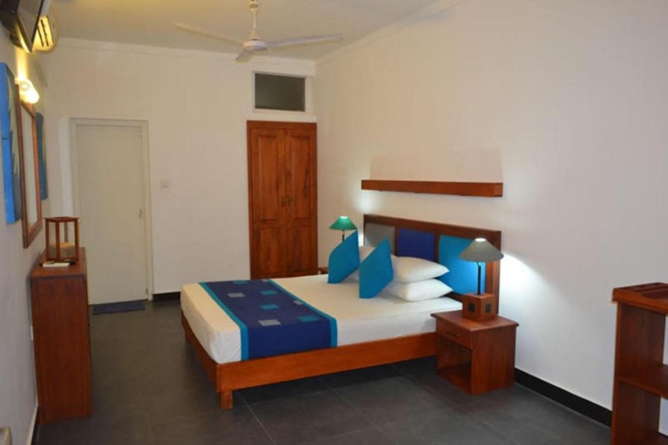 hotels-Sri-Lanka-Negombo-Golden-Star-Beach-226156028-26ba2c9637d85cfabc7a35aea816c669.jpg