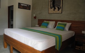 hotels-Sri-Lanka-Negombo-Green-Wood-Villa-dable-bed-room-bb880fb51c6b9371b902060267e97128.jpg