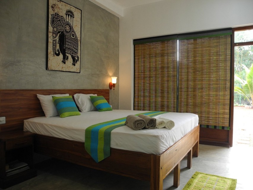 hotels-Sri-Lanka-Negombo-Green-Wood-Villa-duble-bed-room-26ba2c9637d85cfabc7a35aea816c669.jpg