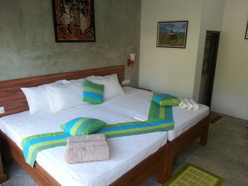 hotels-Sri-Lanka-Negombo-Green-Wood-Villa-family-room-(1)-26ba2c9637d85cfabc7a35aea816c669.jpg