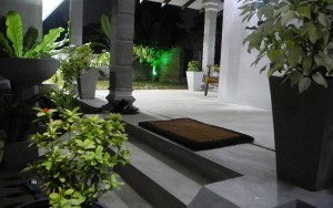 hotels-Sri-Lanka-Negombo-Green-Wood-Villa-terace-bb880fb51c6b9371b902060267e97128.jpg