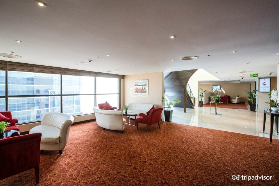 hotels-dubai-Mercure-Barsha-Heights-Suite-city-view-lounge--v11592597-26ba2c9637d85cfabc7a35aea816c669.jpg