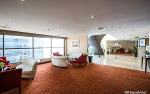 hotels-dubai-Mercure-Barsha-Heights-Suite-city-view-lounge--v11592597-bb880fb51c6b9371b902060267e97128.jpg