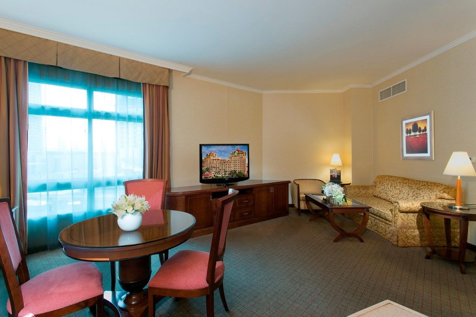 hotels-dubai-Swissotel-Al-Murooj-2-bedroom-apartment-26ba2c9637d85cfabc7a35aea816c669.jpg