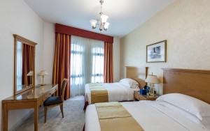 hotels-dubai-Swissotel-Al-Murooj-roda-al-murooj-(13)-bb880fb51c6b9371b902060267e97128.jpg