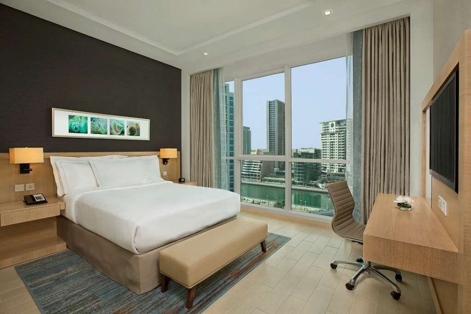hotels-dubai-hotel-doubleTree-by-hilton-jumeirah-beach-dubai-guest-room-(5)-26ba2c9637d85cfabc7a35aea816c669.jpg