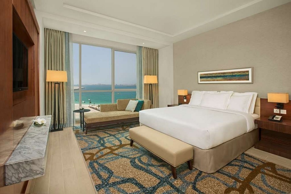 hotels-dubai-hotel-doubleTree-by-hilton-jumeirah-beach-dubai-guest-room-(7)-26ba2c9637d85cfabc7a35aea816c669.jpg