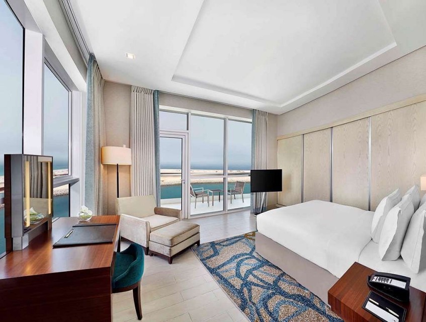 hotels-dubai-hotel-doubleTree-by-hilton-jumeirah-beach-dubai-guest-room-(8)-26ba2c9637d85cfabc7a35aea816c669.jpg