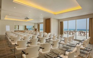 hotels-dubai-hotel-doubleTree-by-hilton-jumeirah-beach-dubai-meeting-room-(1)-bb880fb51c6b9371b902060267e97128.jpg