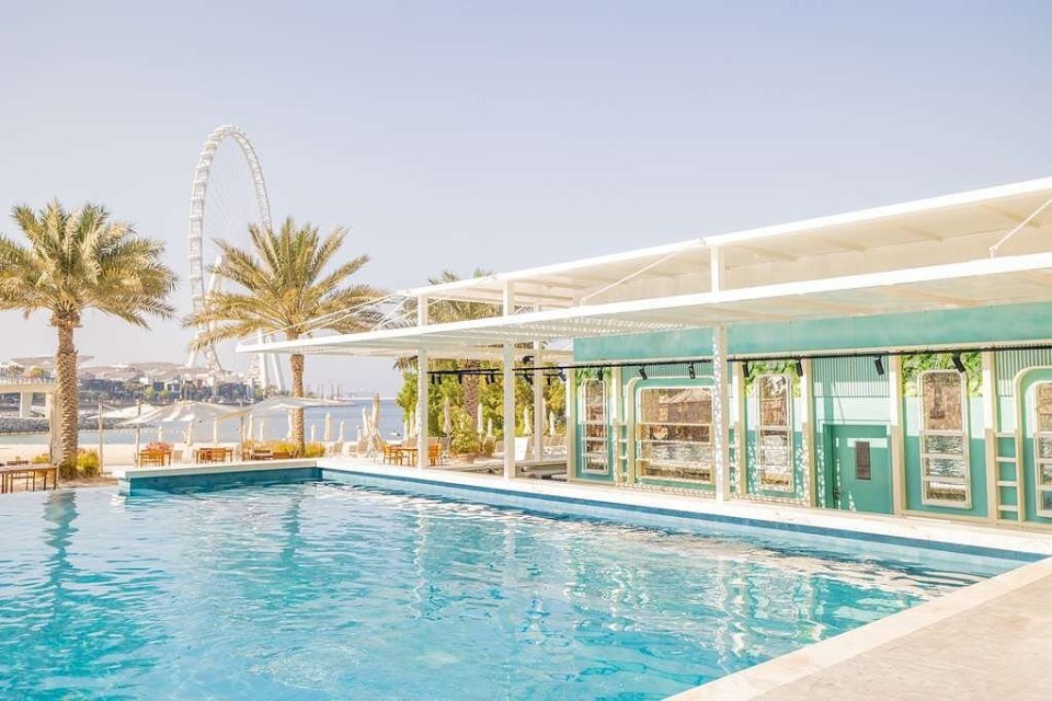 hotels-dubai-hotel-doubleTree-by-hilton-jumeirah-beach-dubai-pool-(1)-26ba2c9637d85cfabc7a35aea816c669.jpg