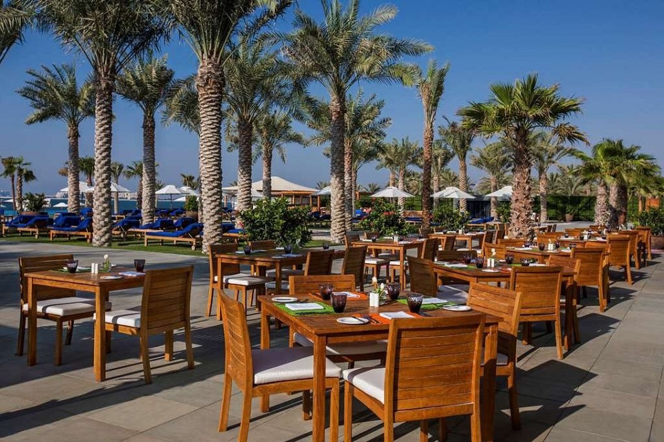 hotels-dubai-hotel-doubleTree-by-hilton-jumeirah-beach-dubai-restaurant-(1)-26ba2c9637d85cfabc7a35aea816c669.jpg