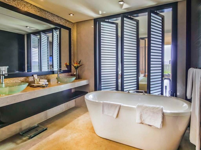 hotels-dubai-hotel-rixos-the-palm-dubai-guest-room-bath-26ba2c9637d85cfabc7a35aea816c669.jpg