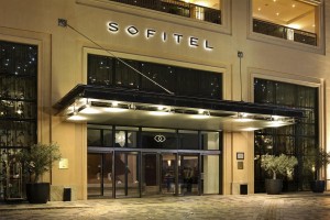 hotels-dubai-hotel-sofitel-dubai-sofitel-(door)-e44c25902450a1277b9e6c18ffbb1521.jpg