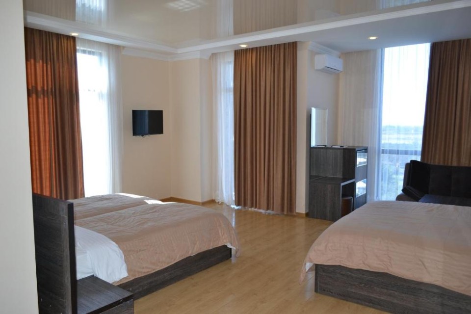 hotels-georgia-batumi-Skyline-184612695-26ba2c9637d85cfabc7a35aea816c669.jpg