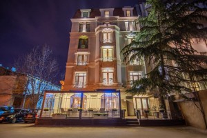 hotels-georgia-tbilisi-City-Avenue-197817494-e44c25902450a1277b9e6c18ffbb1521.jpg