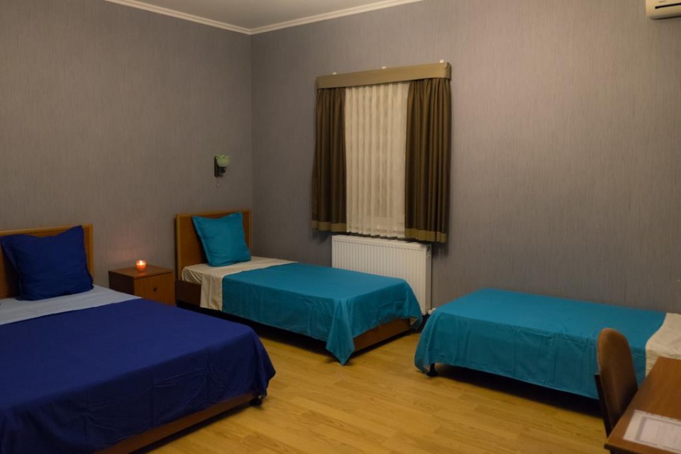 hotels-georgia-tbilisi-Eurasia-Hotel-اتاق۷-26ba2c9637d85cfabc7a35aea816c669.jpg
