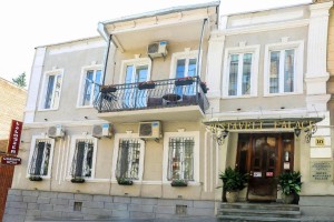 hotels-georgia-tbilisi-Rustaveli-palace-269653505-e44c25902450a1277b9e6c18ffbb1521.jpg
