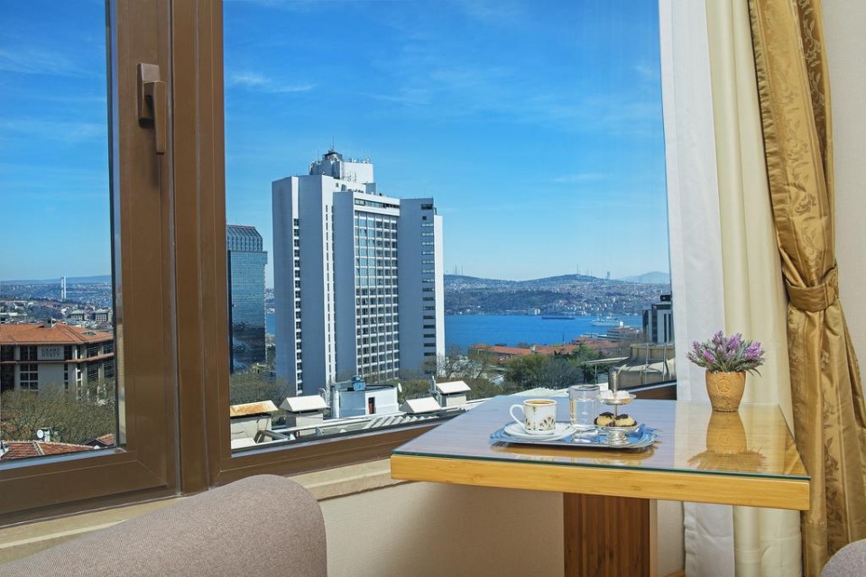 hotels-turkey-istanbul-Golden-Park-Hotel-تراس-26ba2c9637d85cfabc7a35aea816c669.jpg