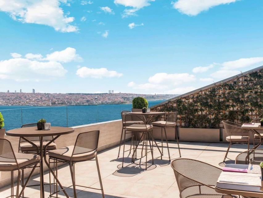 hotels-turkey-istanbul-hotel-mercure-istanbul-تراس۱-26ba2c9637d85cfabc7a35aea816c669.jpg