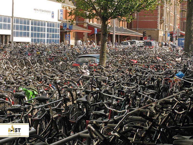 دوچرخه سواری در آمستردام